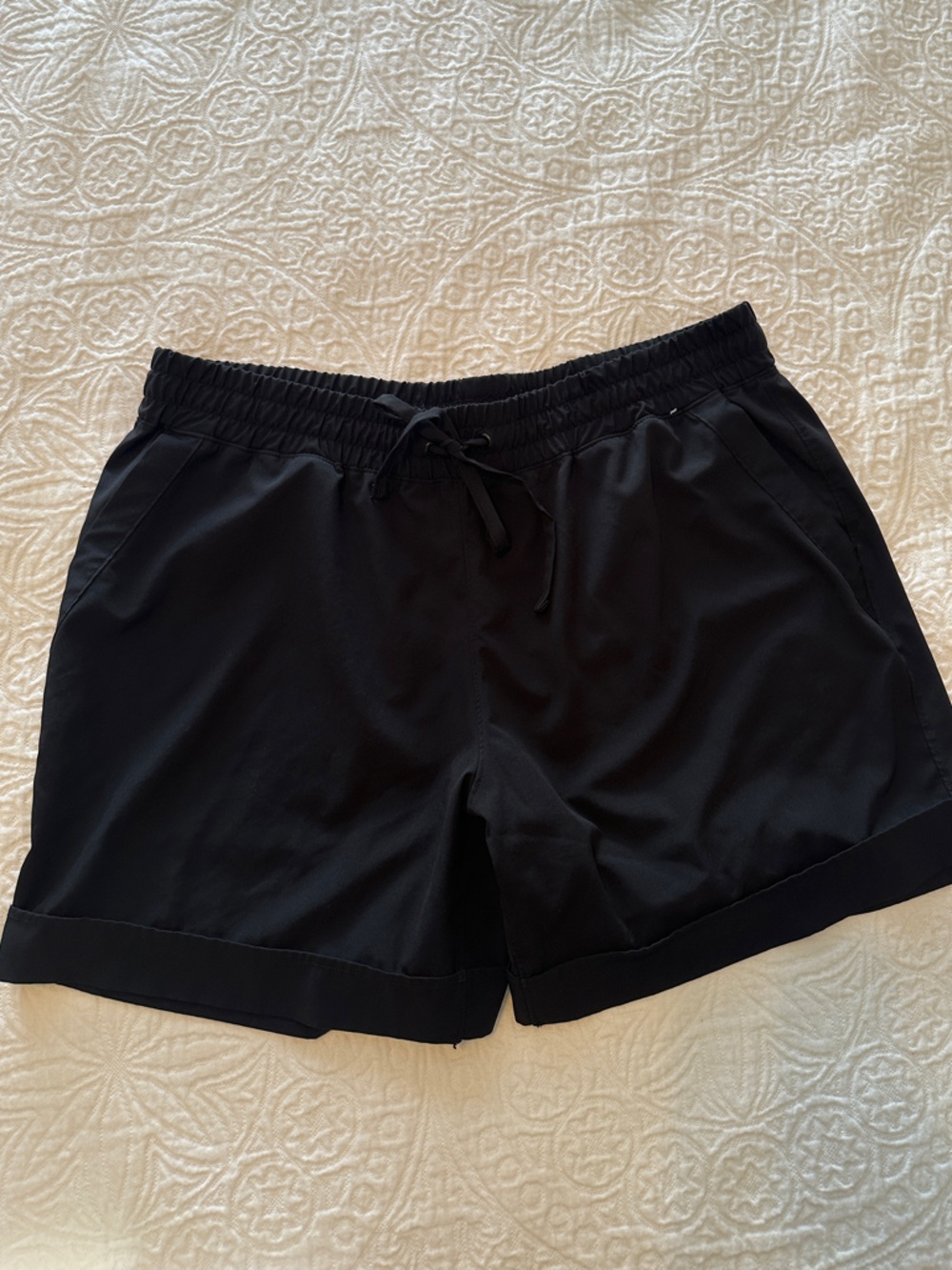 Mondetta - Large - elastic / drawstring Black Pull-On athletic Shorts